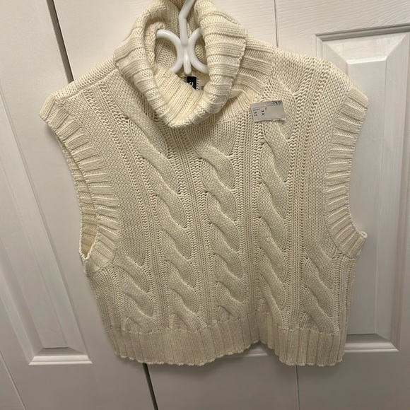 H&M cut off sweater - Picture 1 of 4